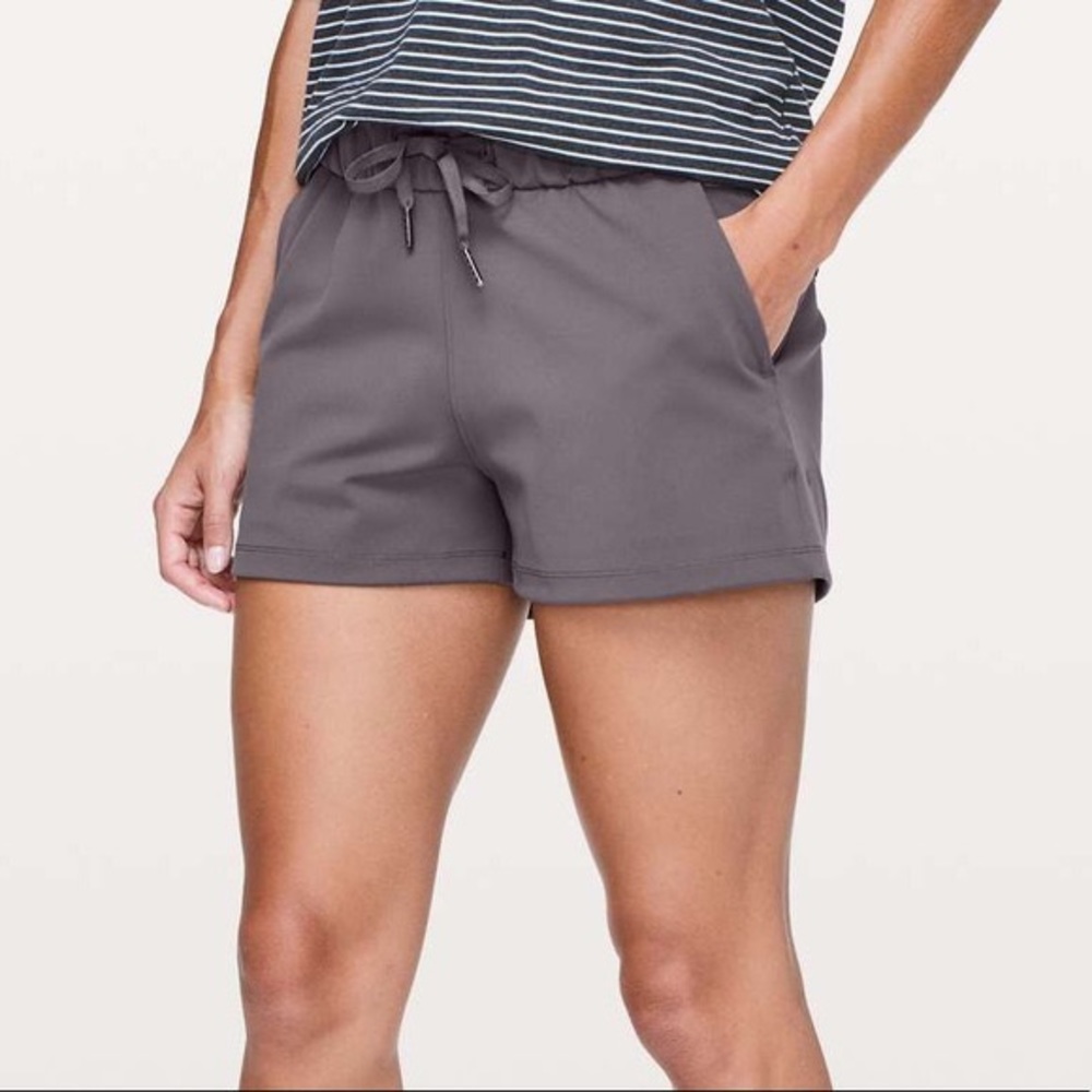 On the Fly Short, Moonwalk